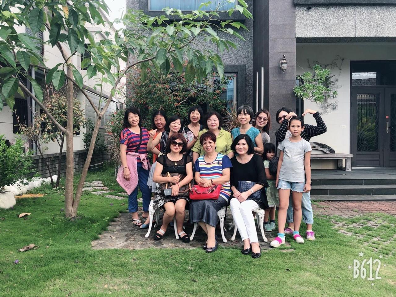 Ferienwohnung Weiden House Luodong Exterior foto